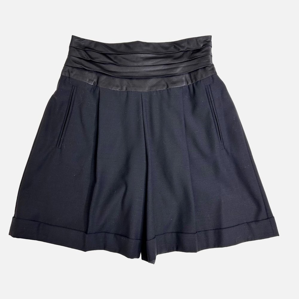 Escada by Margaretha Ley Short Women Size 8 Black Pleated Waist Luxurious Flared